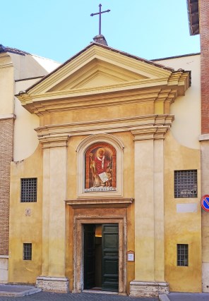 오세르의 성 페레그리노_photo by Pufui PcPifpef_on the facade of the Church of San Pellegrino in Vaticano_Vatican City.jpg
